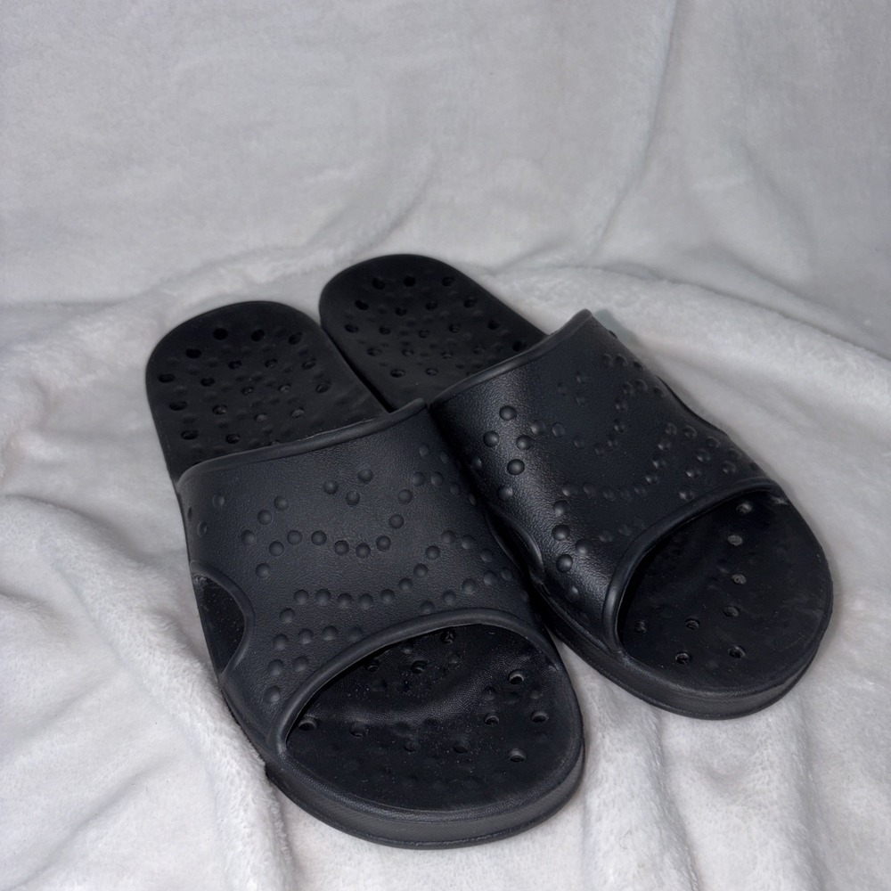 Shevalues Quick Drying Sandals Large 8/9 Women Black Water Friendly Poolside EUC